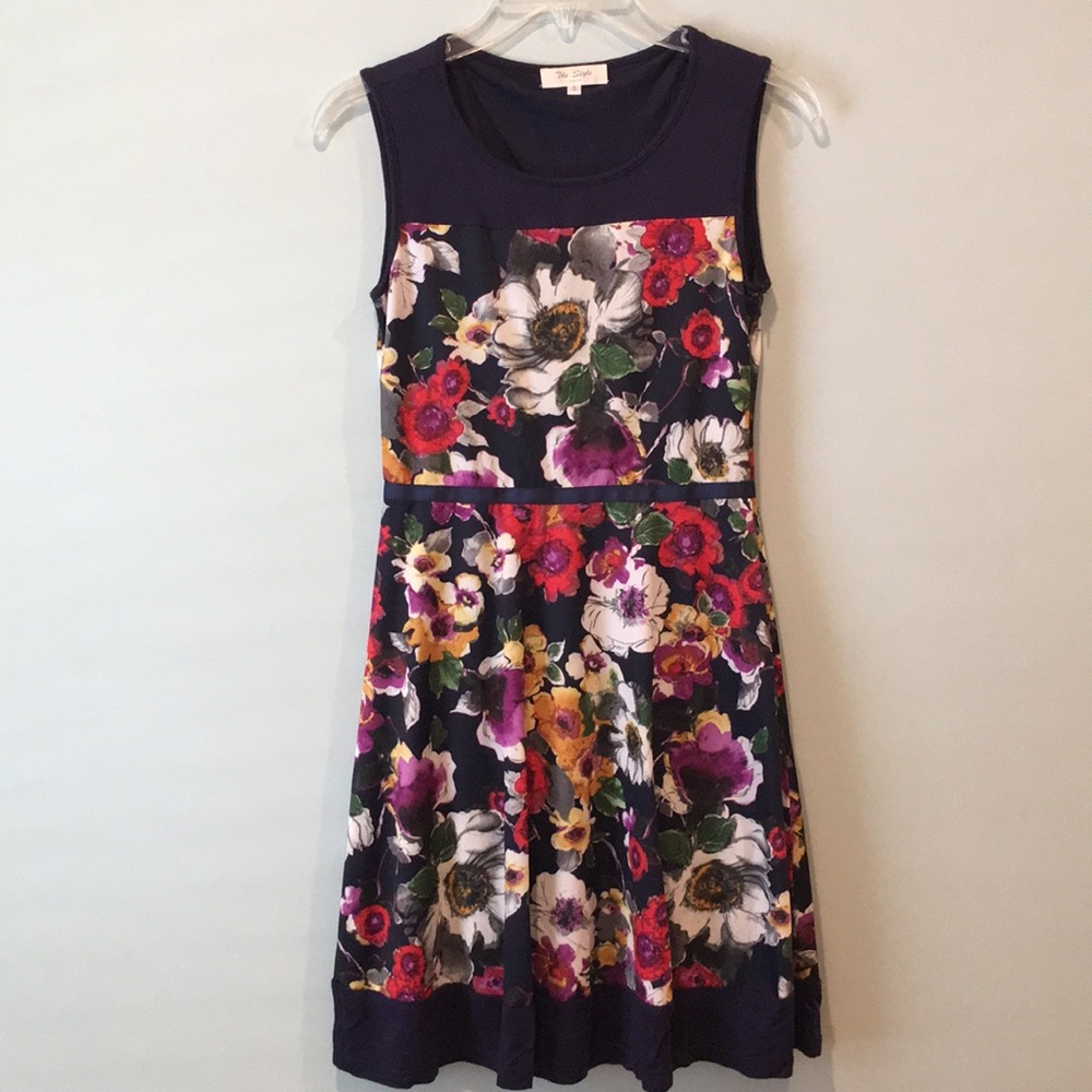 Size S, navy floral sleeveless dress